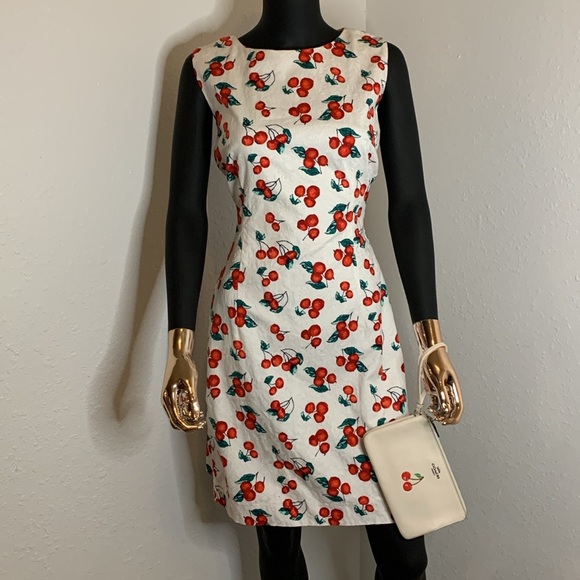 NWT Coach White with Cherries Wristlet - Picture 2 of 12